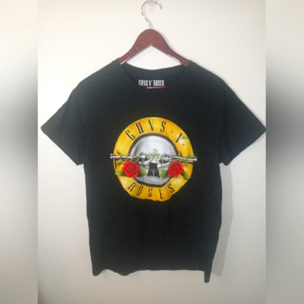 Guns N Roses Black Short Sleeve Tee with Iconic Logo